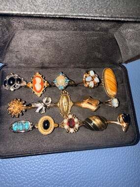 AVON RING LOT OF 15
FIRM...NO OFFERS:)